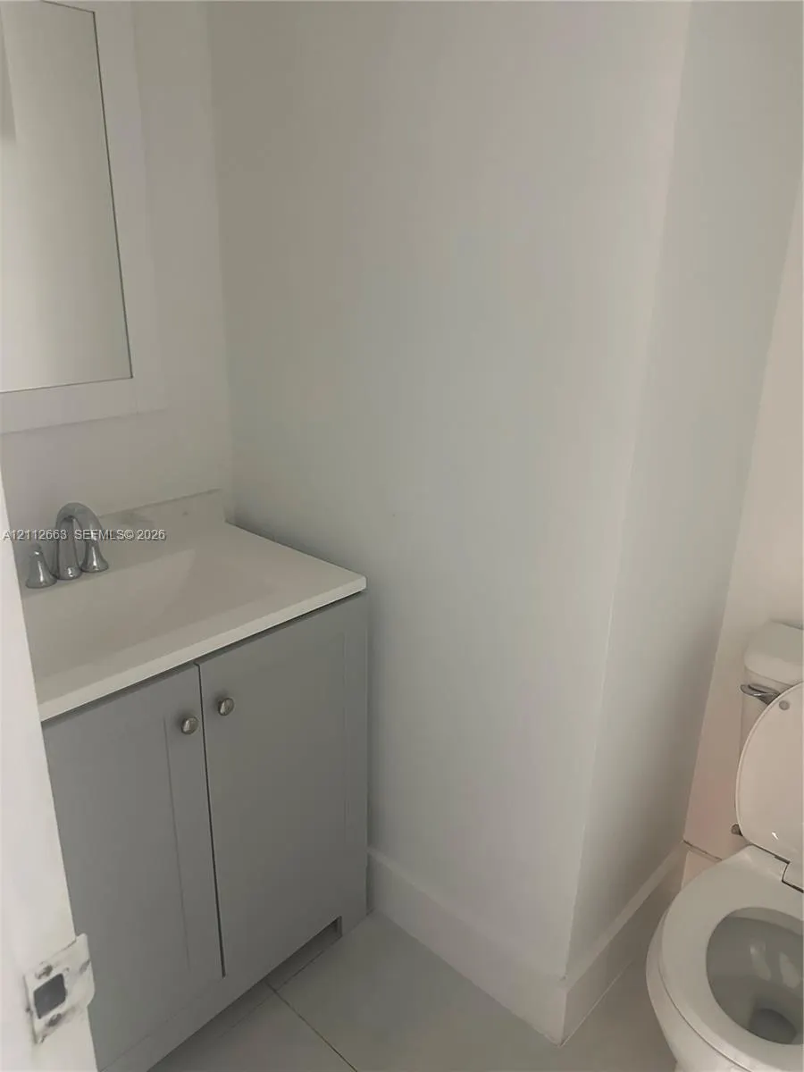 10185 Collins Avenue #523