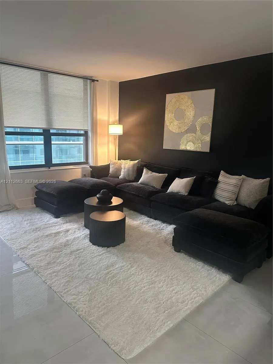 10185 Collins Avenue #523