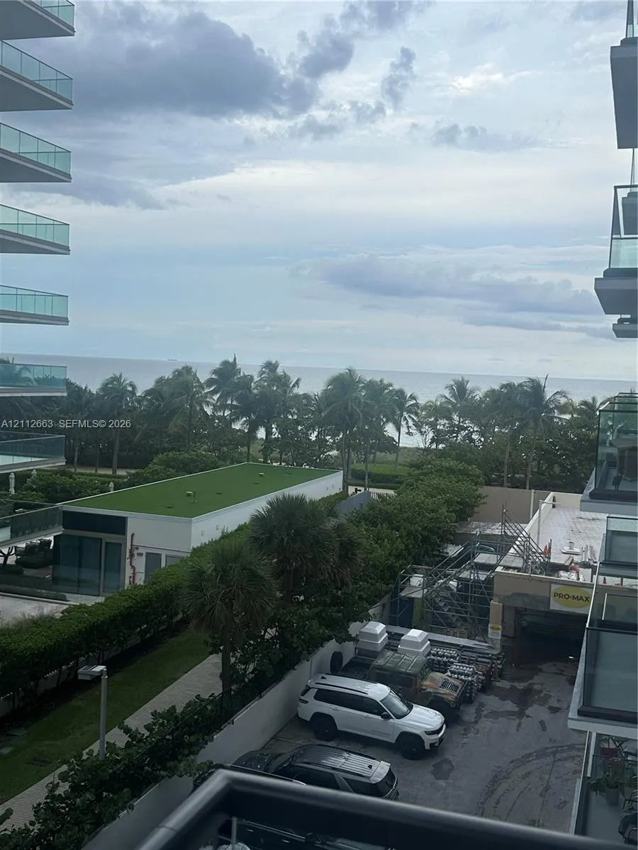 10185 Collins Avenue #523