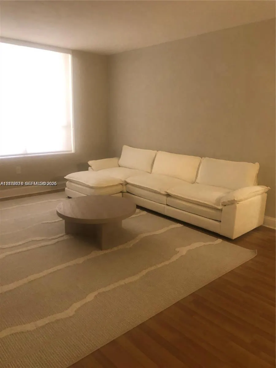10185 Collins Avenue #1016