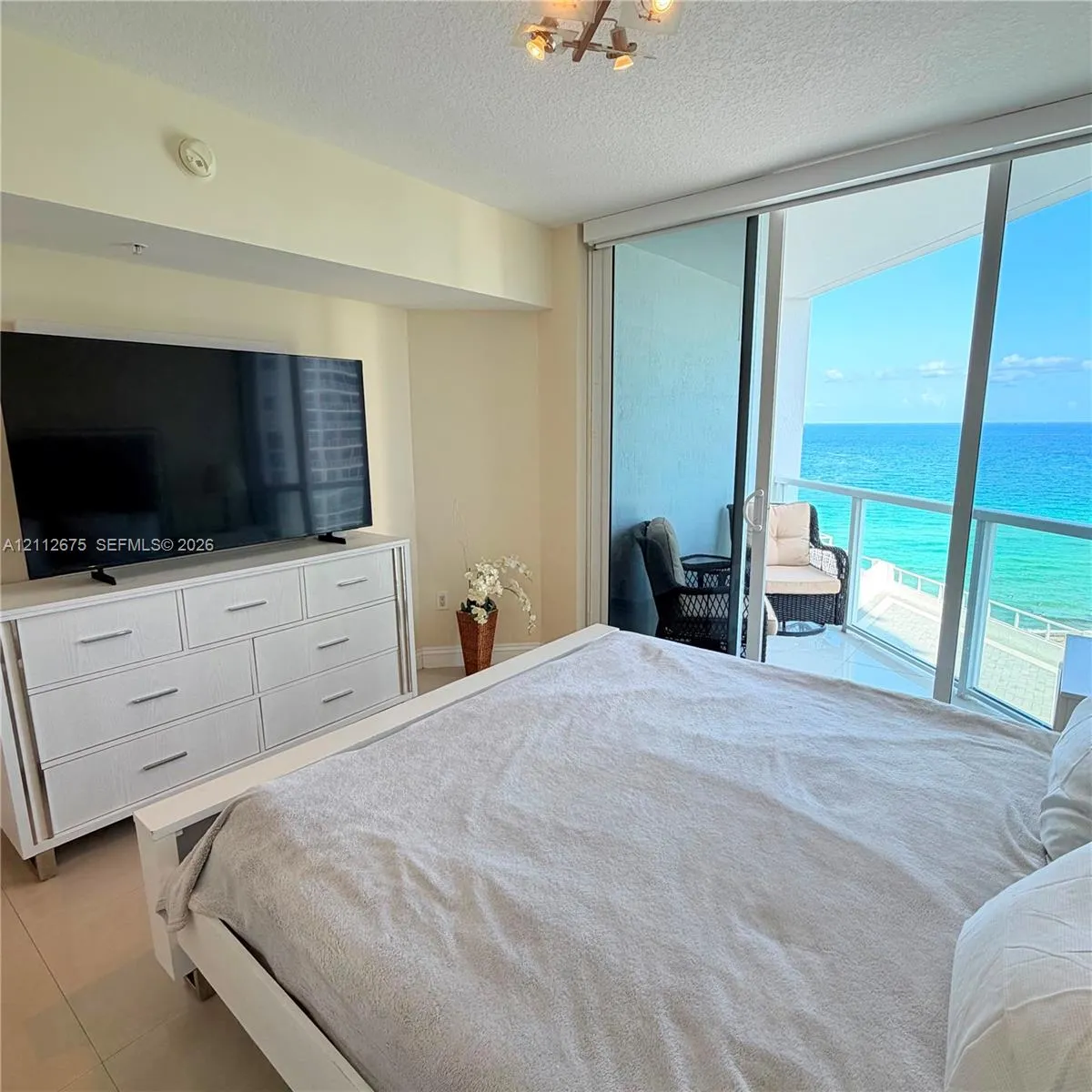 16699 Collins Avenue #1410