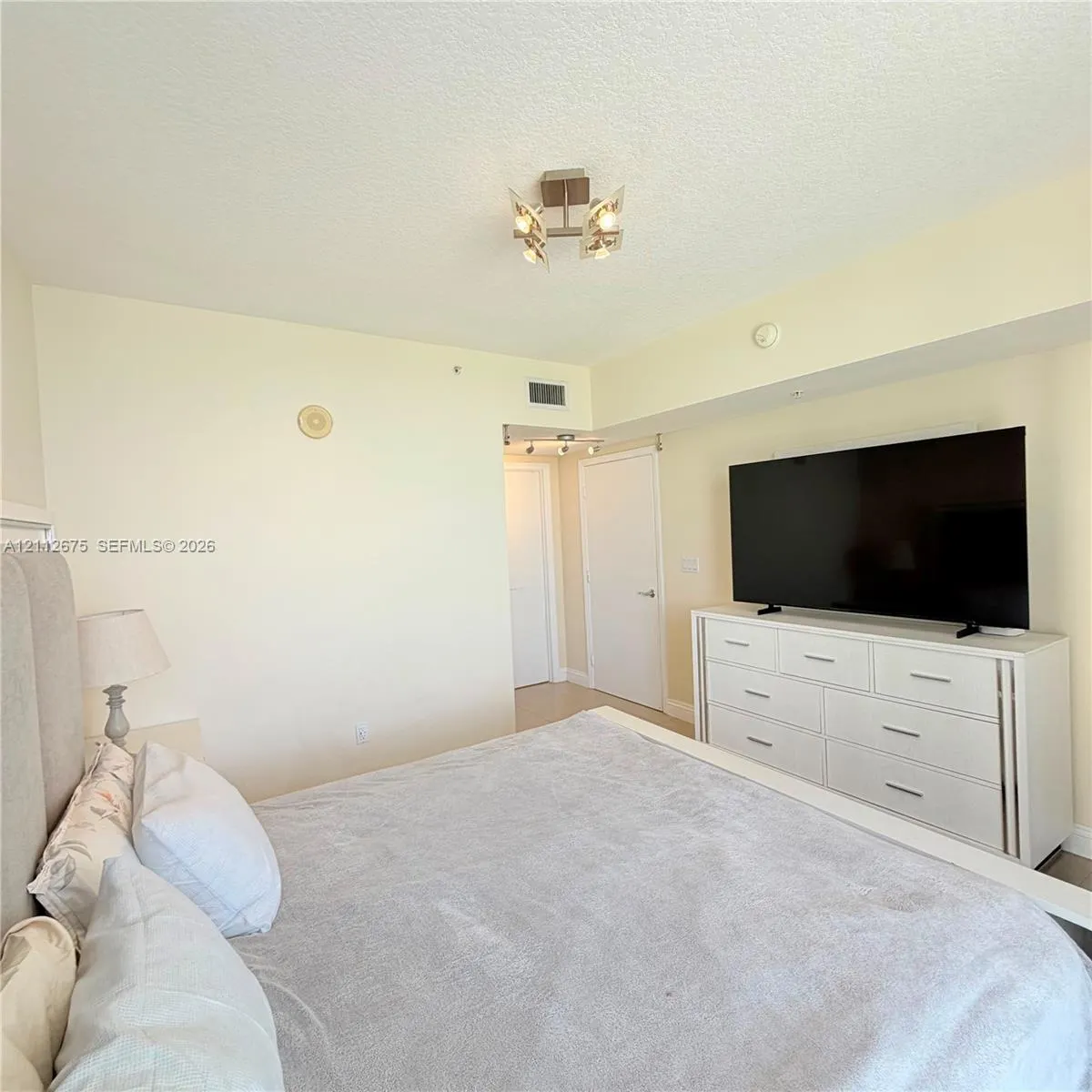 16699 Collins Avenue #1410