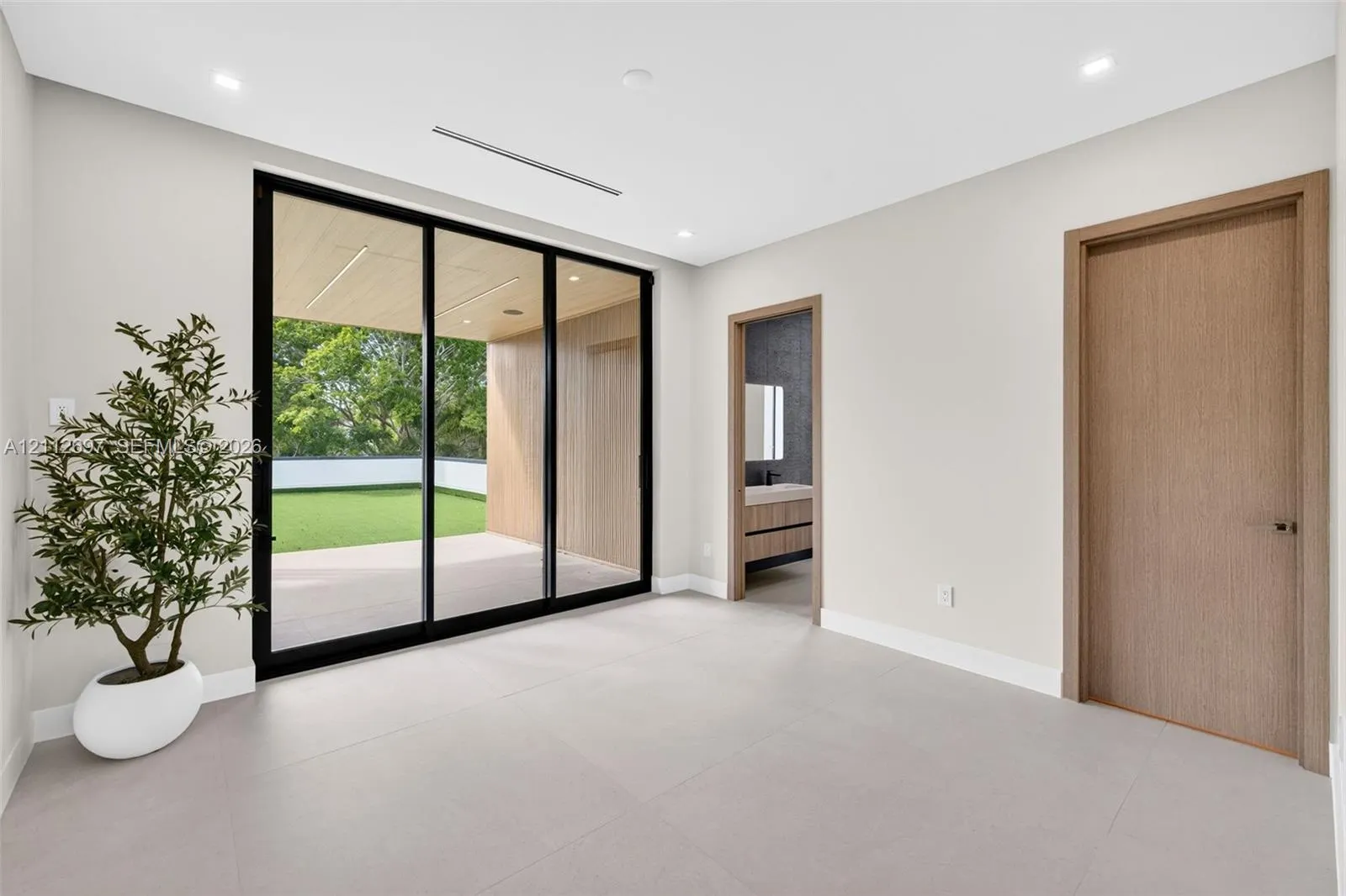 700 SW 12th Avenue
