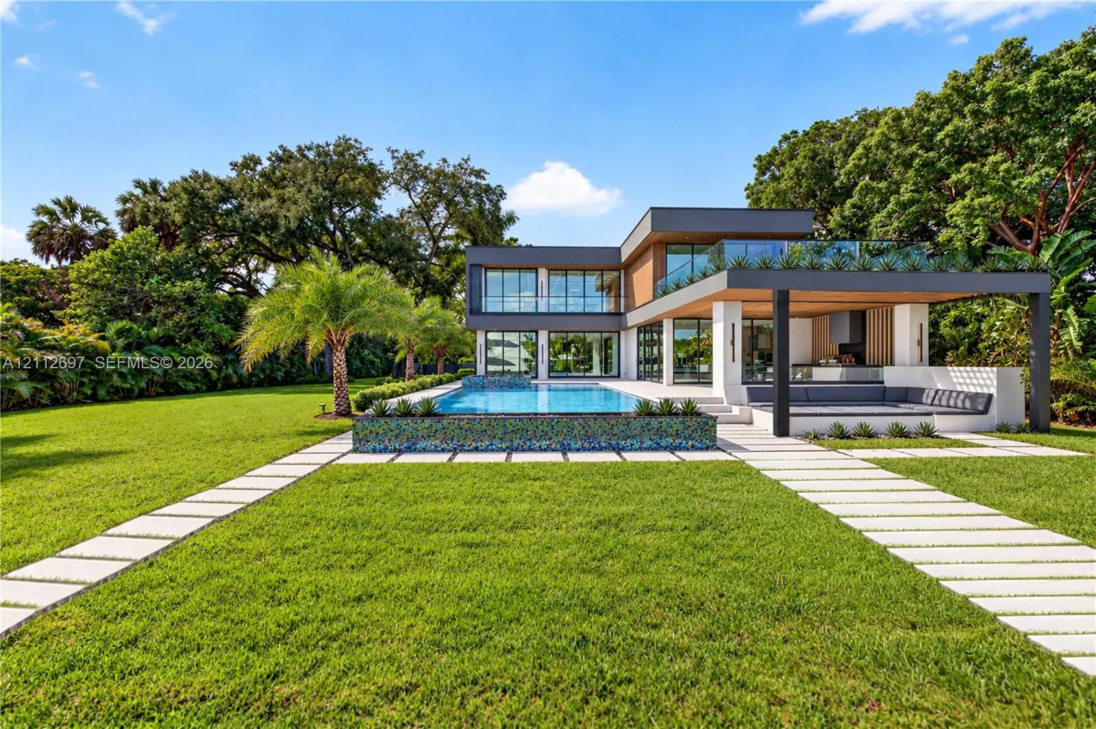 700 SW 12th Avenue