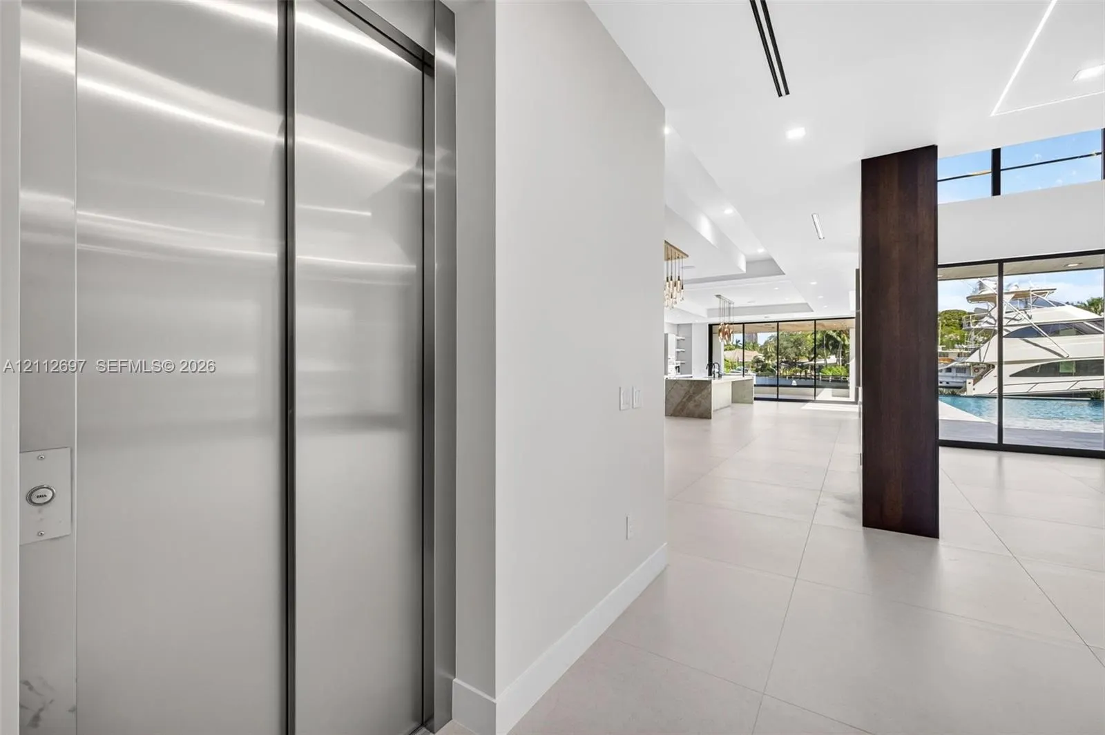 700 SW 12th Avenue
