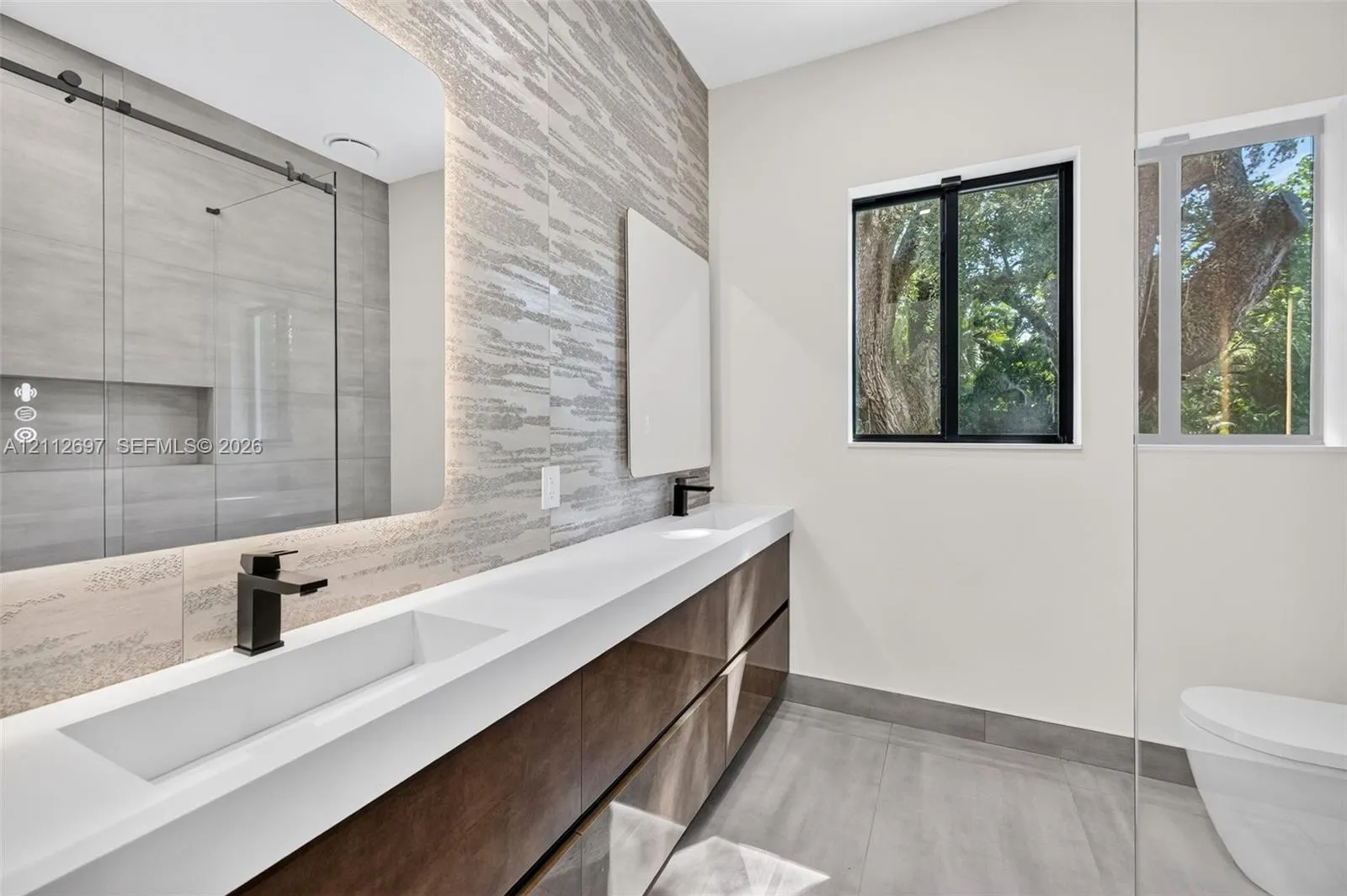 700 SW 12th Avenue