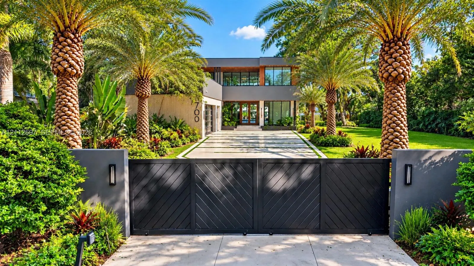 700 SW 12th Avenue