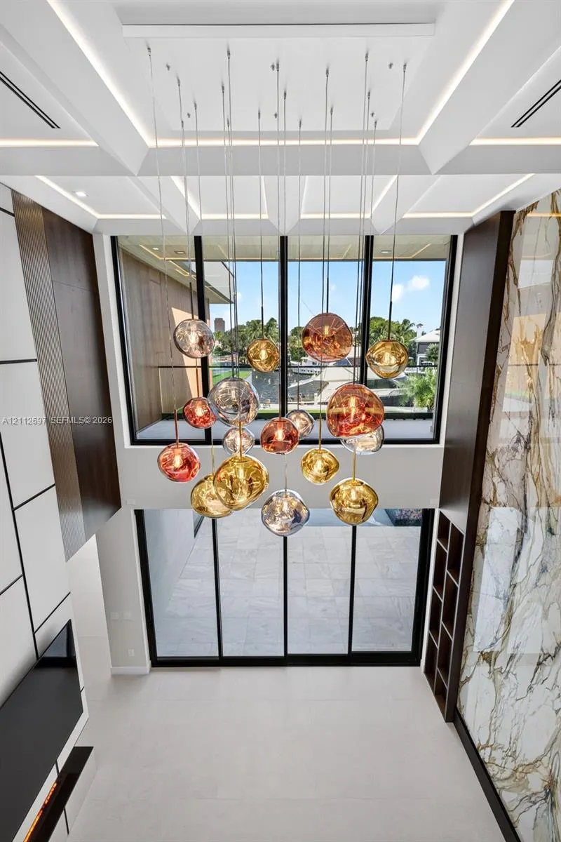 700 SW 12th Avenue