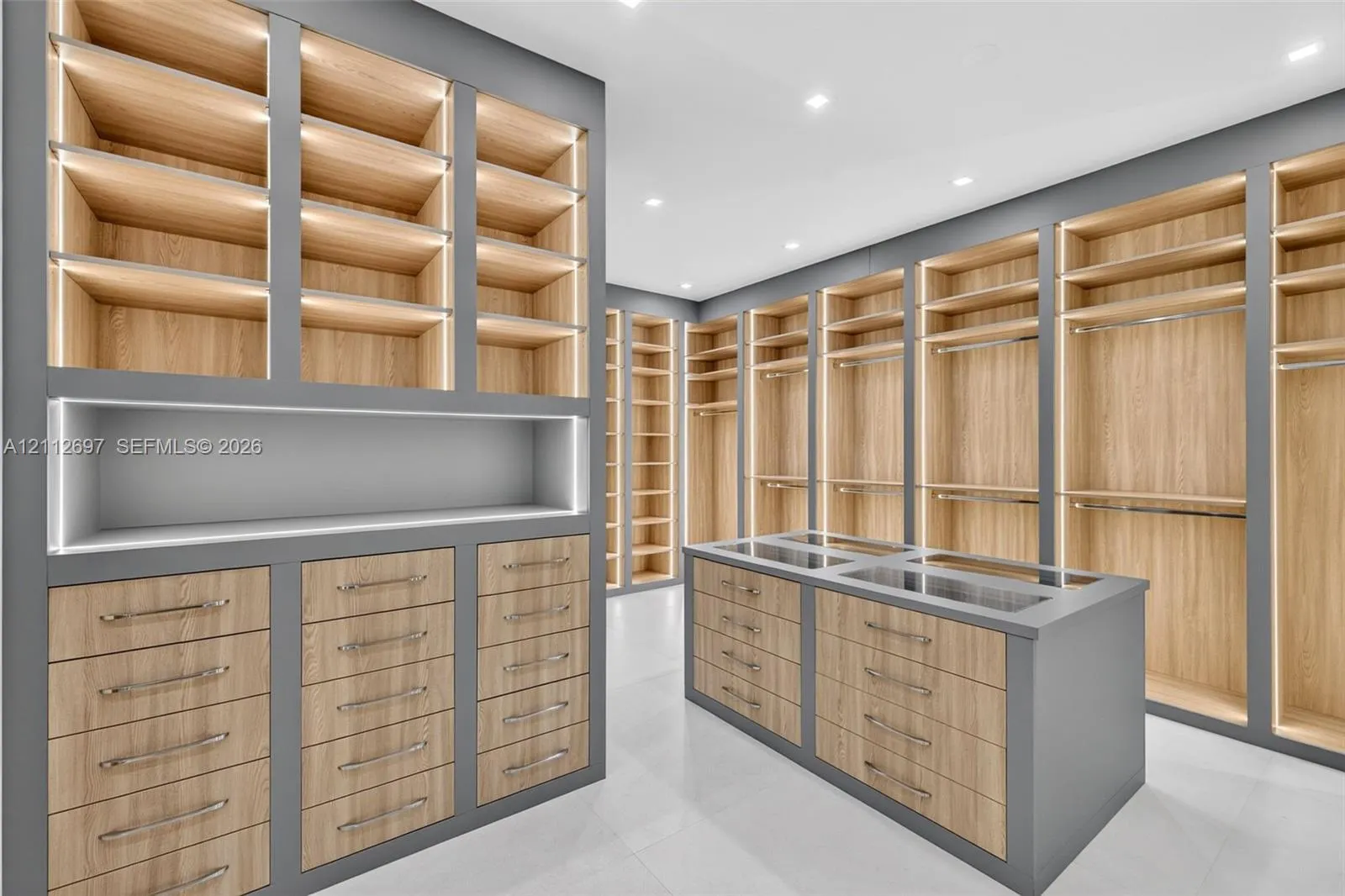 700 SW 12th Avenue