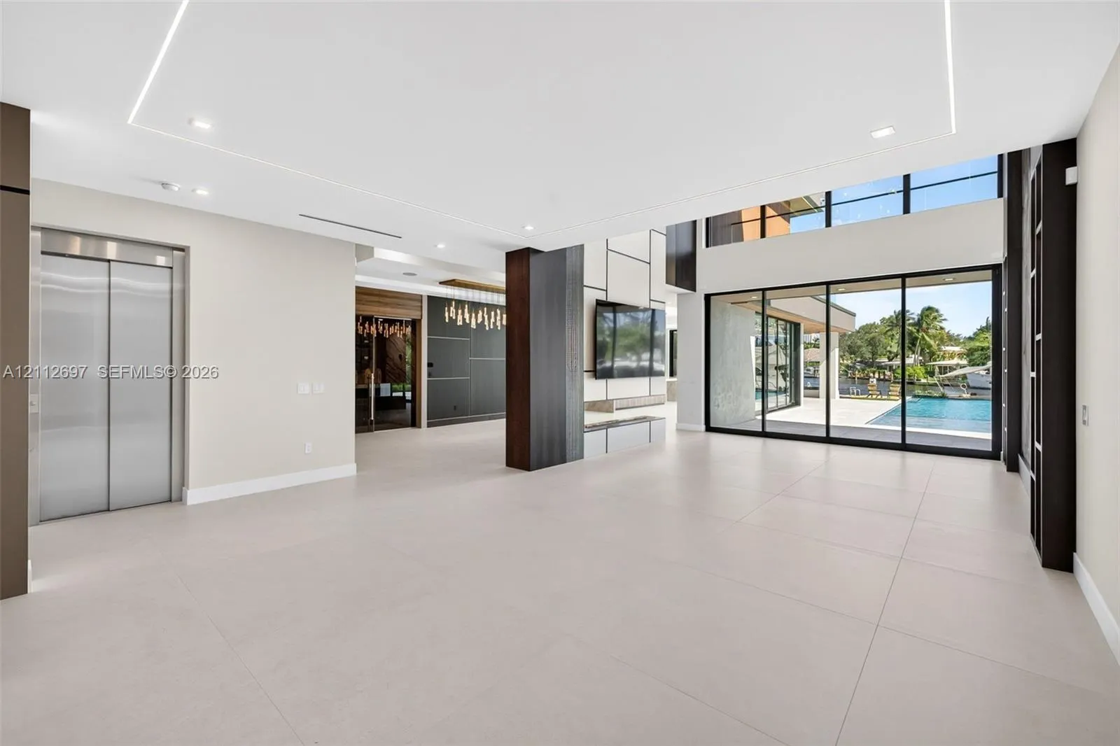 700 SW 12th Avenue