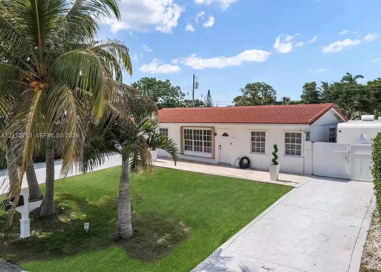 1421 NE 31st Court