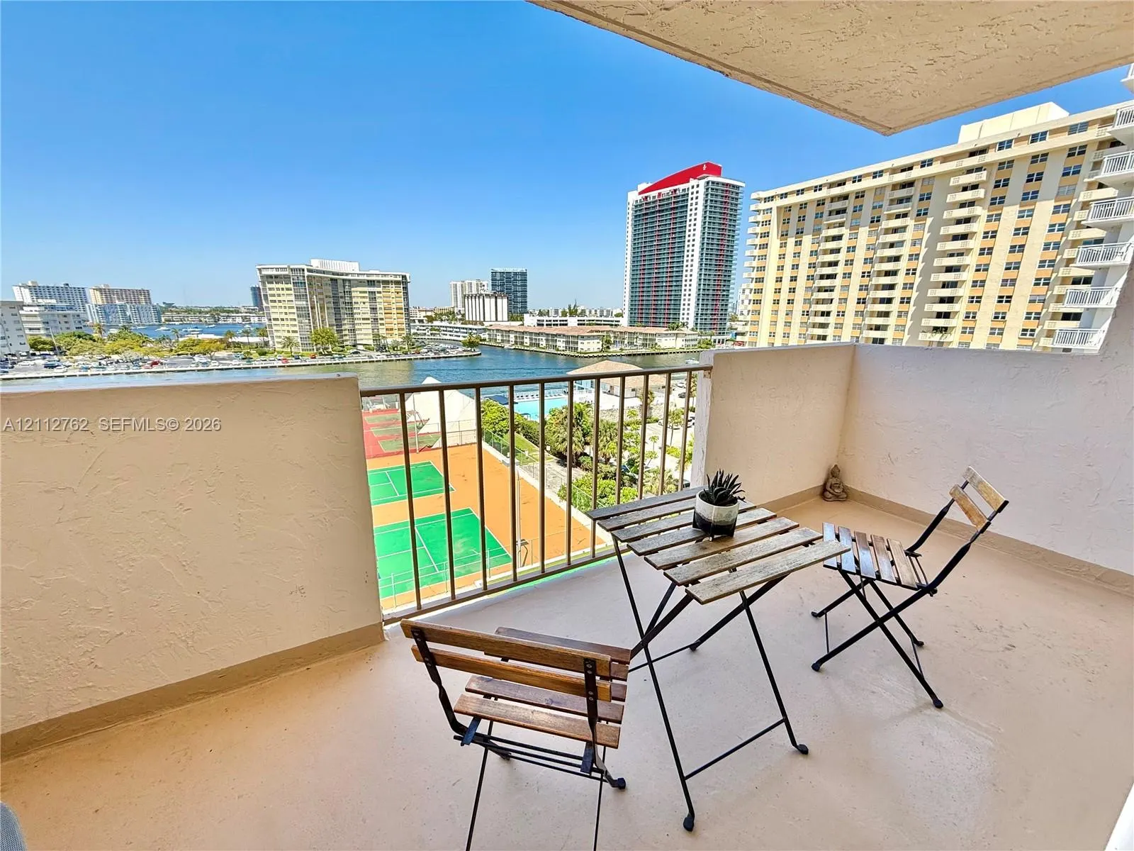 1865 S Ocean Drive #8I