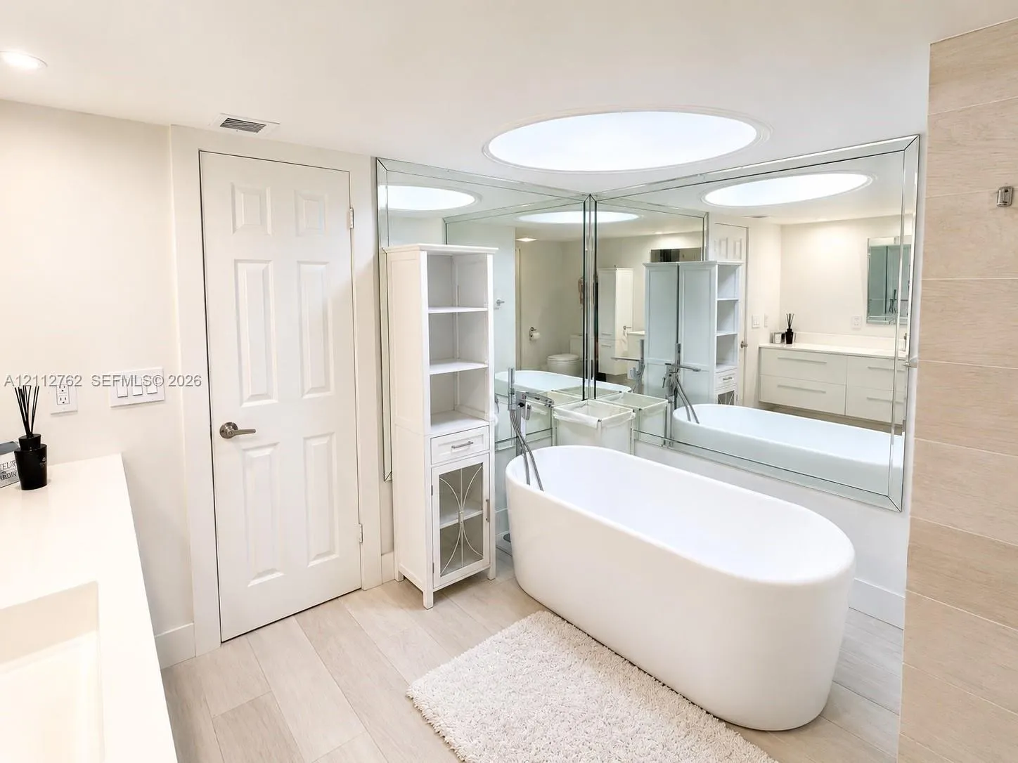 1865 S Ocean Drive #8I
