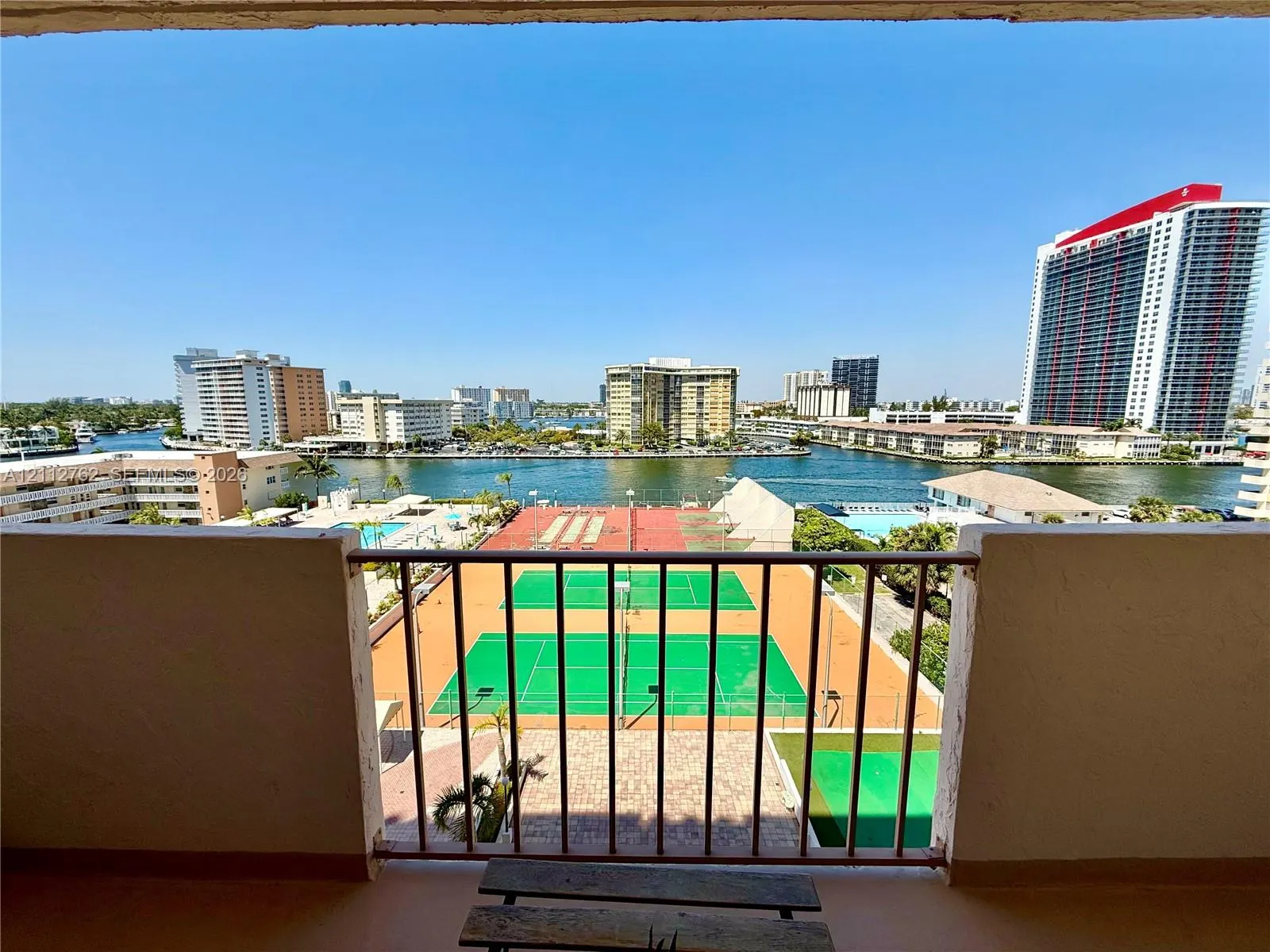 1865 S Ocean Drive #8I