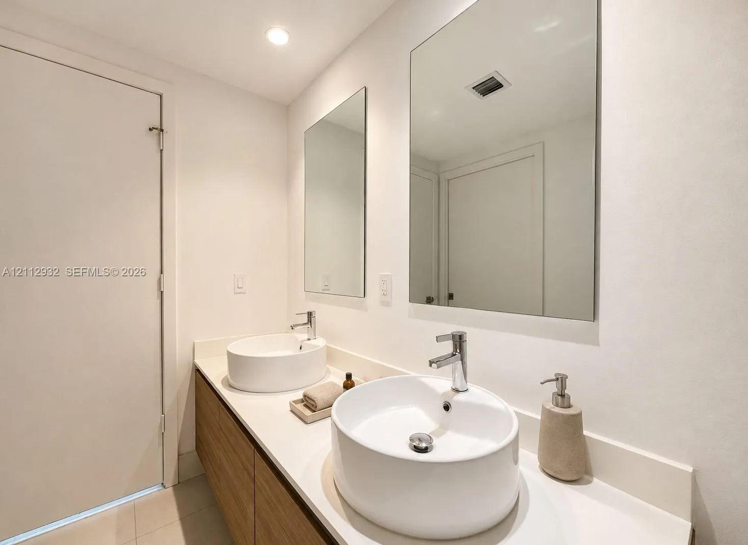 121 NE 34th Street #903