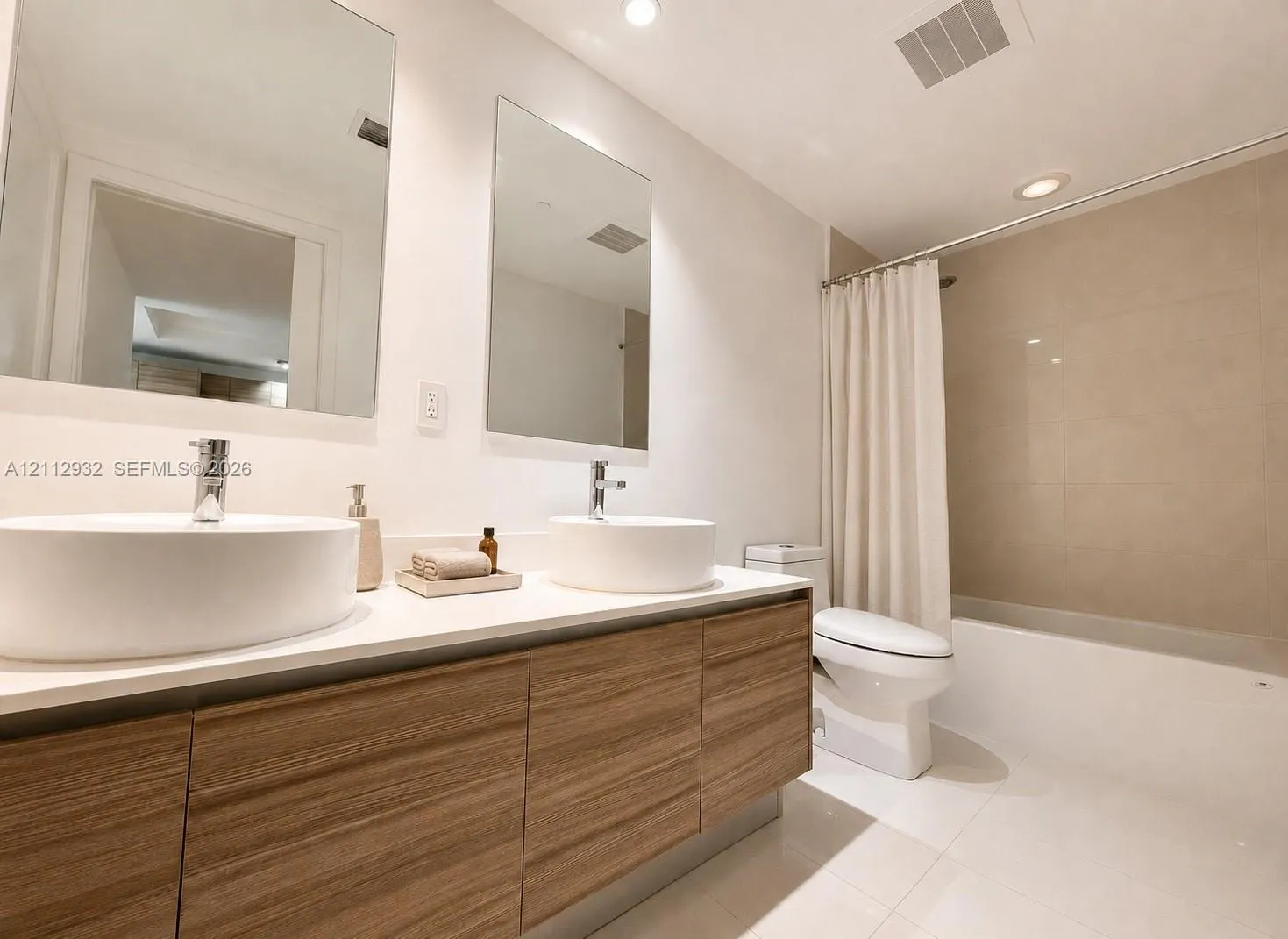 121 NE 34th Street #903