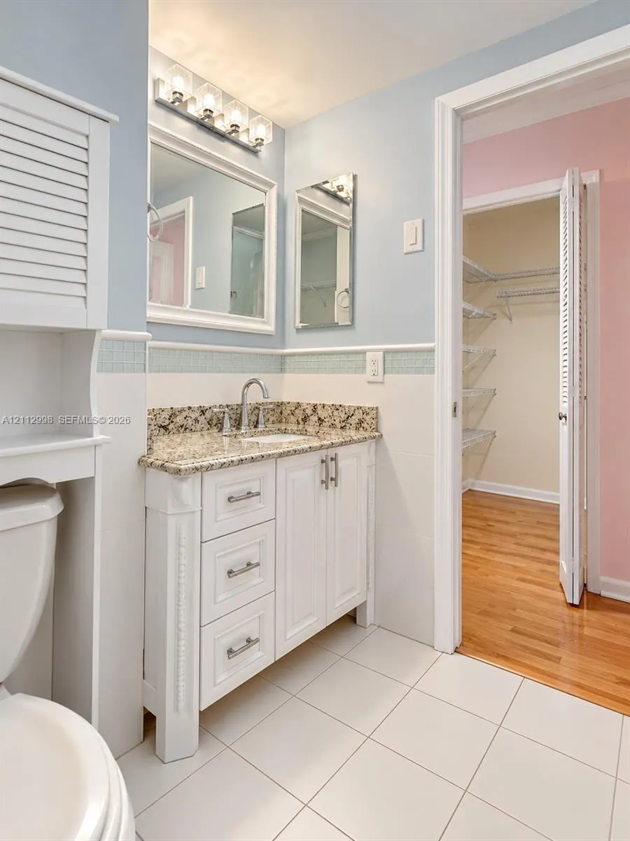 4350 Hillcrest Drive #411