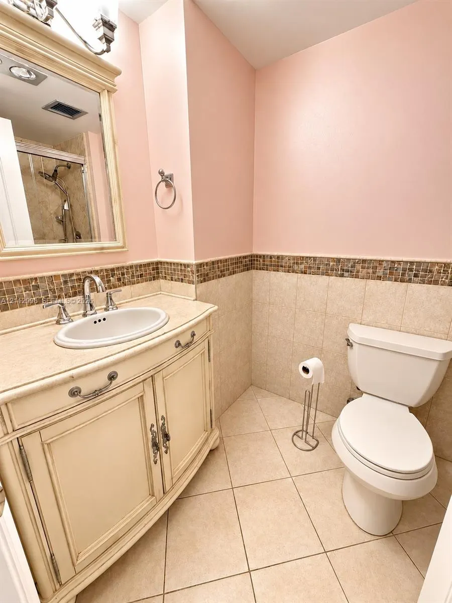 4350 Hillcrest Drive #411