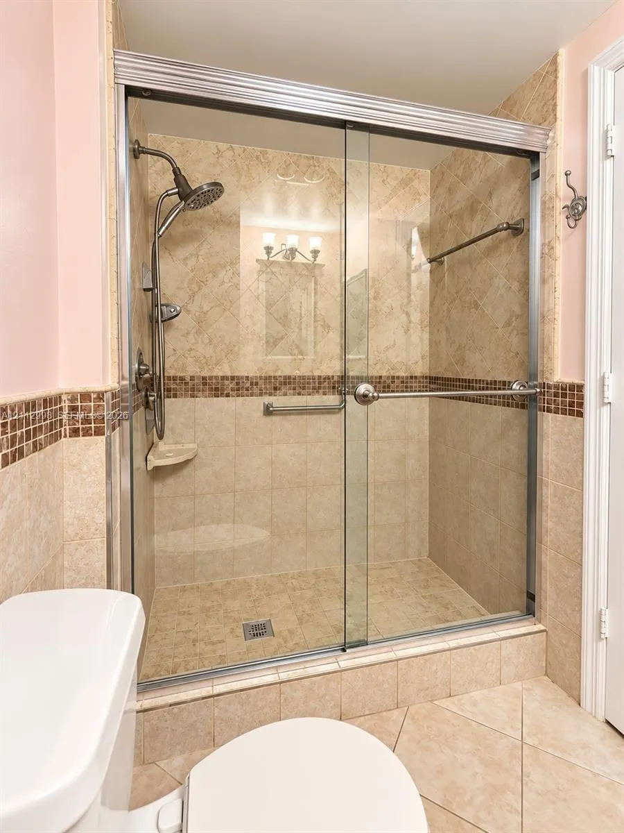 4350 Hillcrest Drive #411