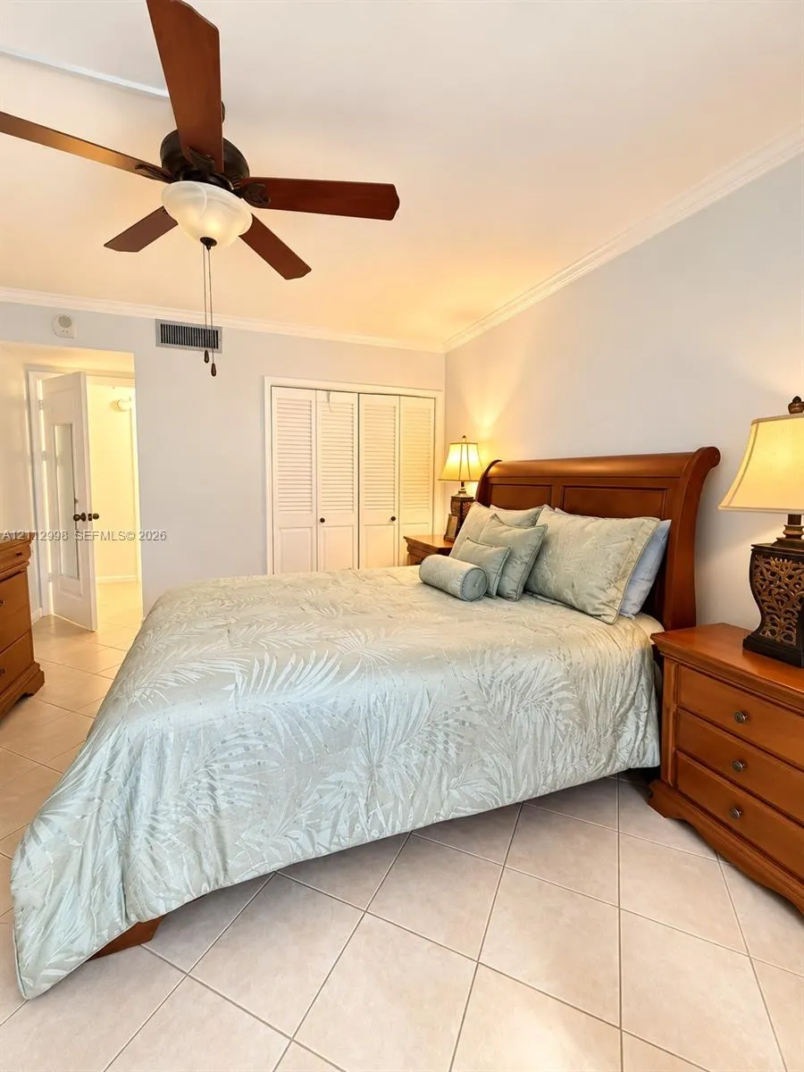 4350 Hillcrest Drive #411