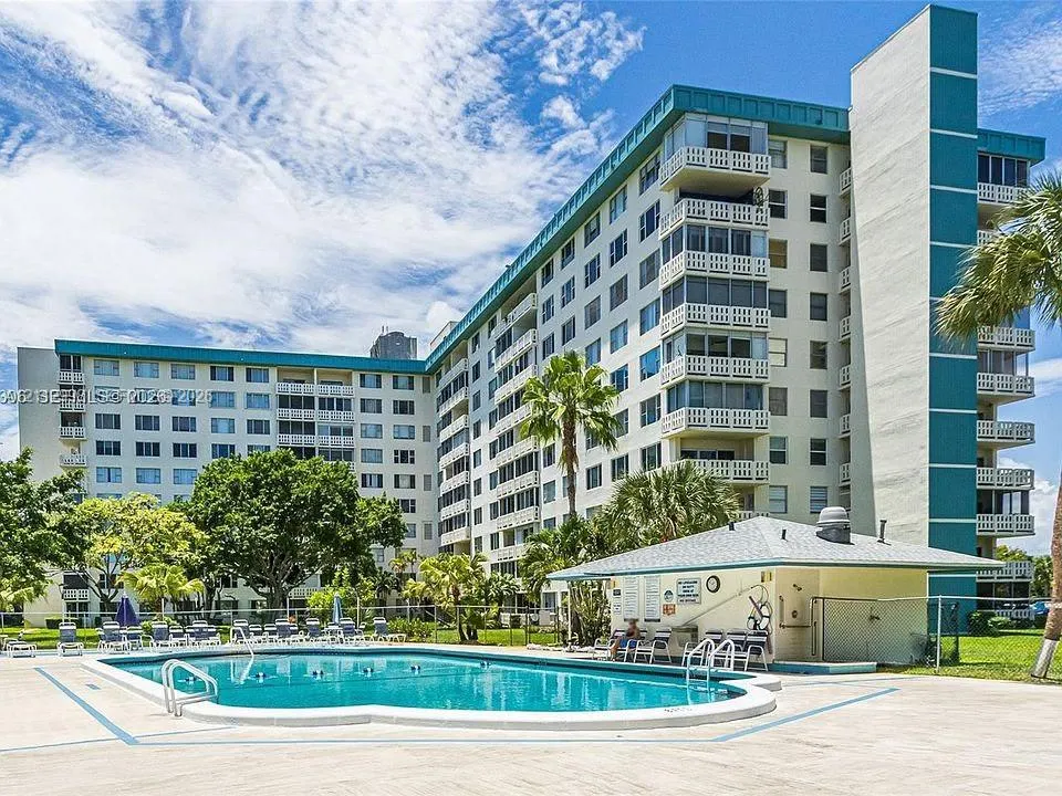 4350 Hillcrest Drive #411