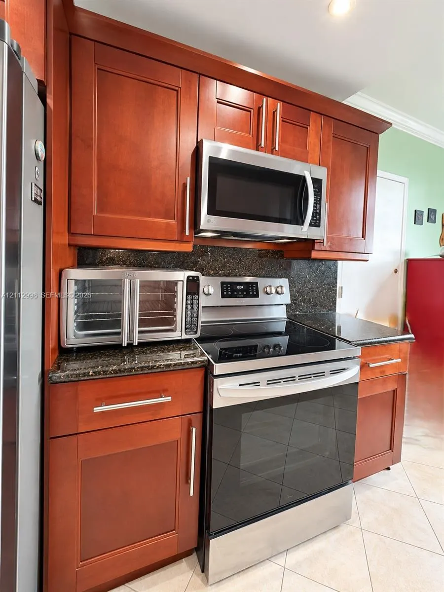 4350 Hillcrest Drive #411