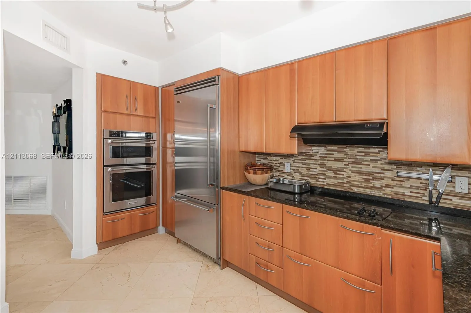 19111 Collins Avenue #1007