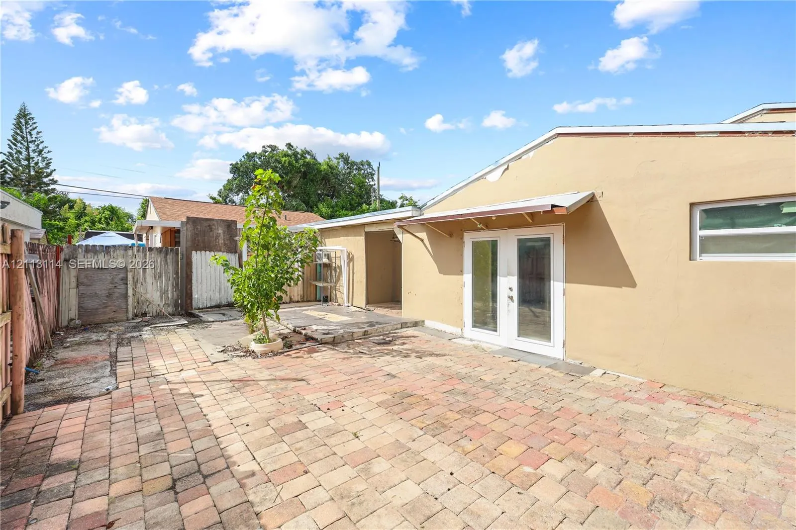702 Fernwood Drive