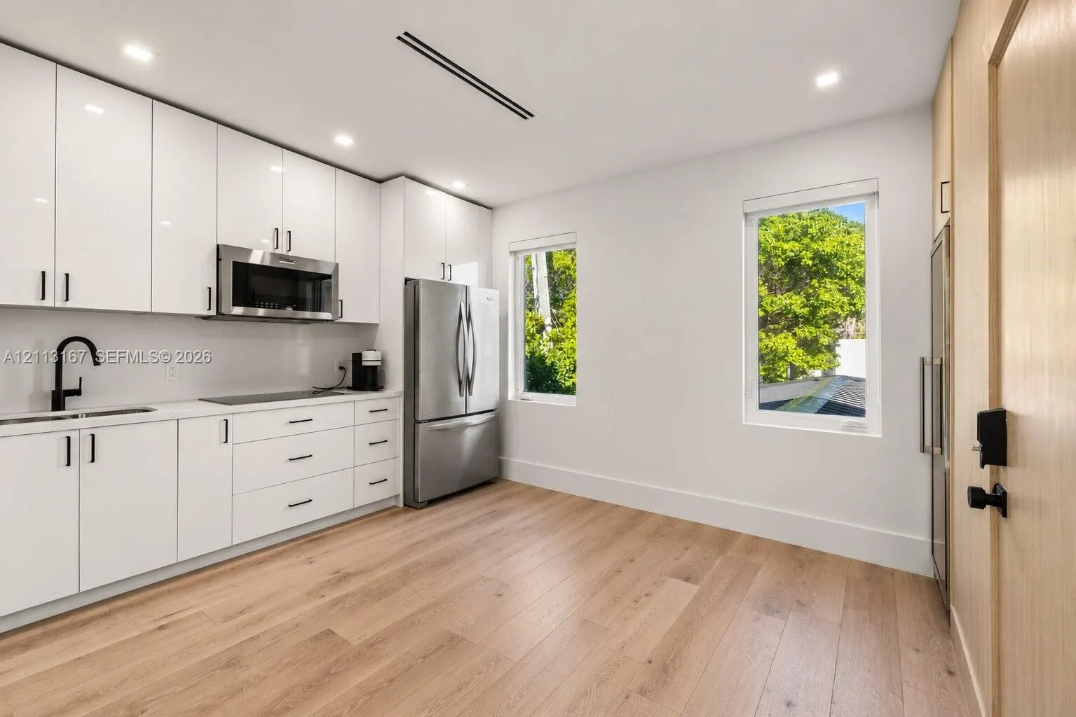 1278 W 27th Street