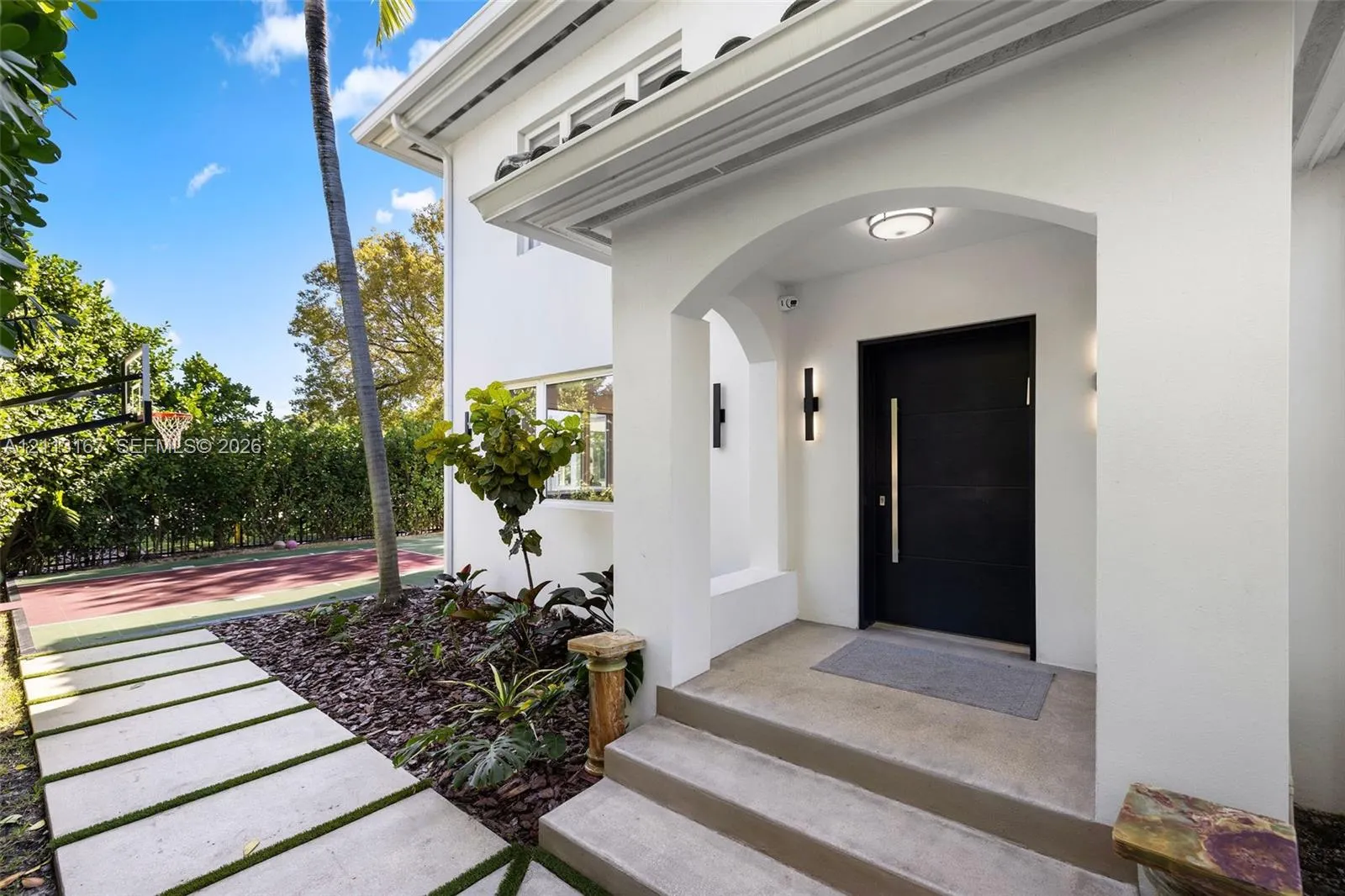 1278 W 27th Street