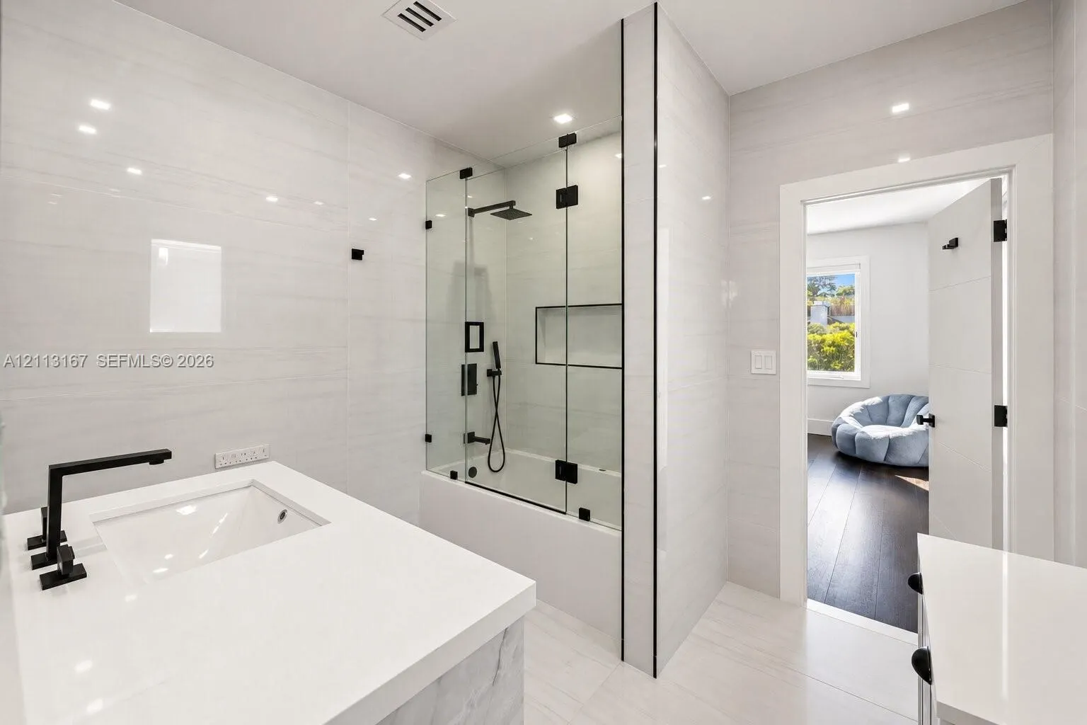 1278 W 27th Street