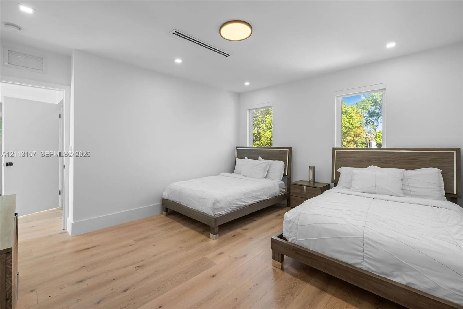 1278 W 27th Street