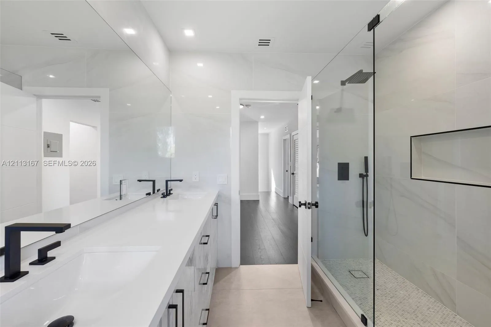 1278 W 27th Street