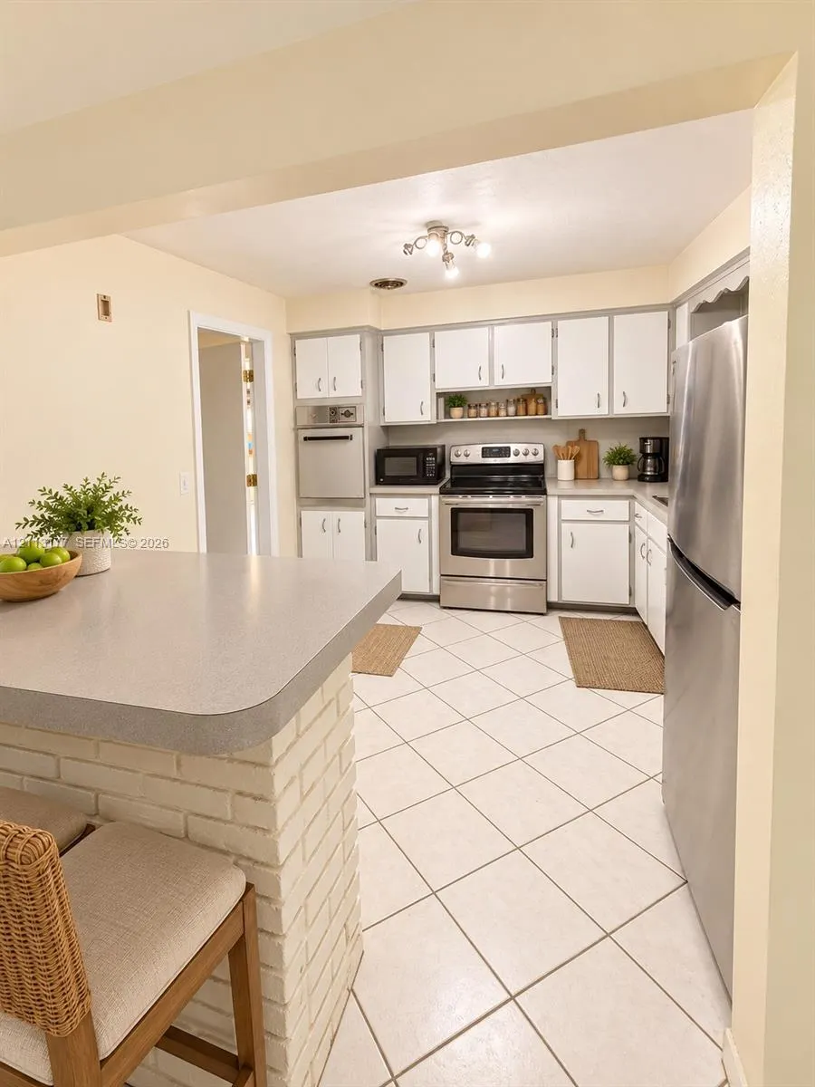 818 NW 7th Avenue
