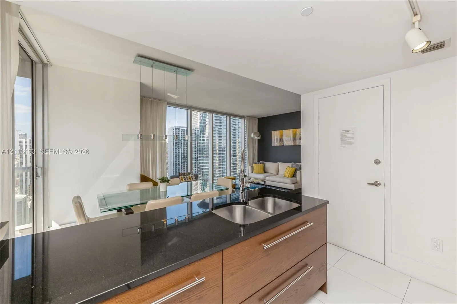 485 Brickell Avenue #3704