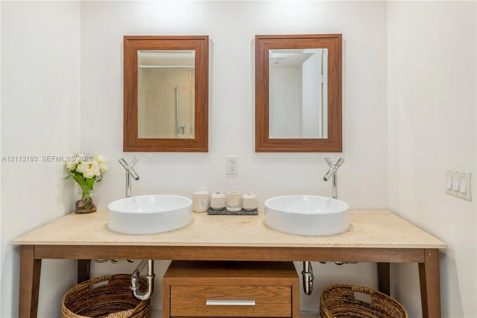 485 Brickell Avenue #3704