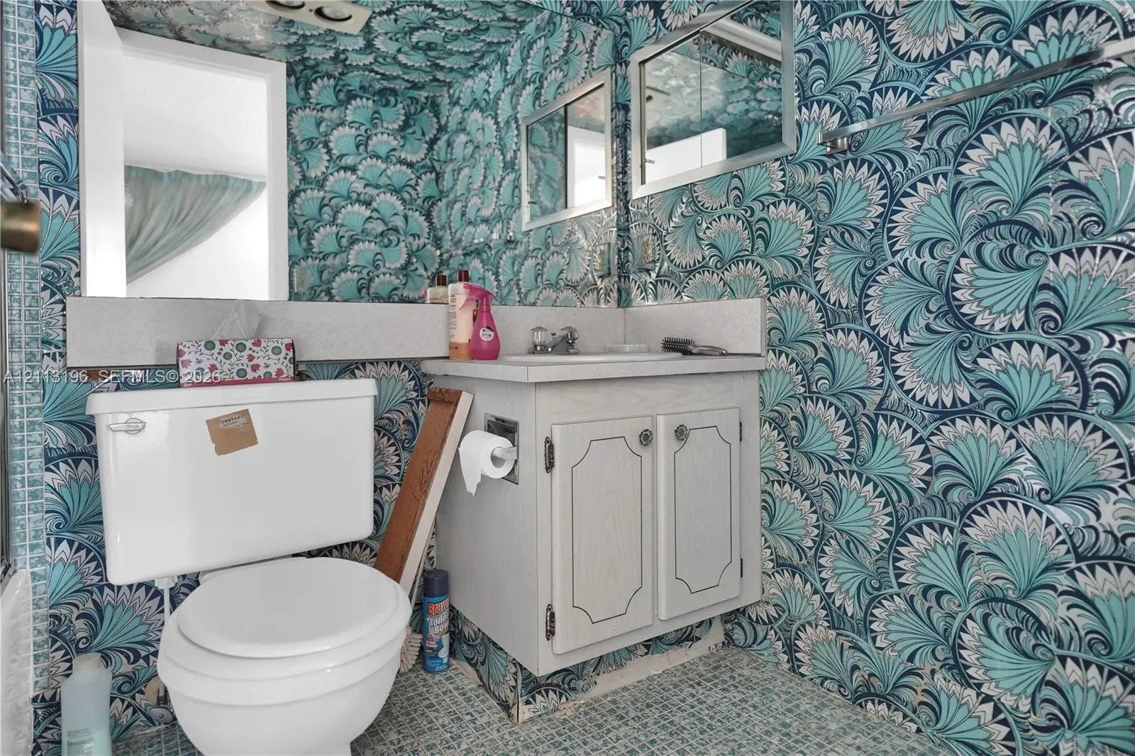 182 Westbury J #182