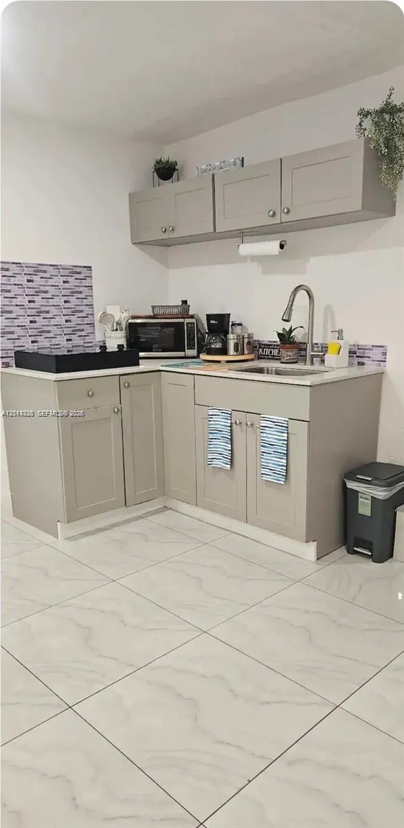 144 NW 7th Avenue #2