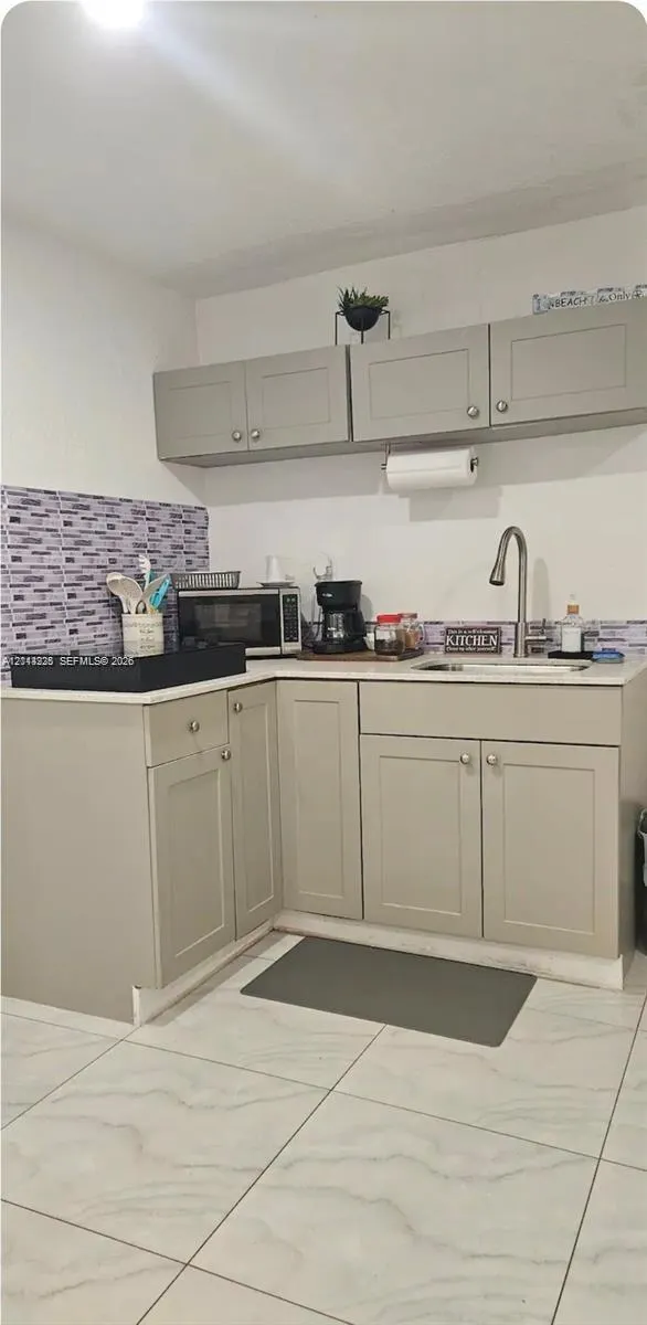 144 NW 7th Avenue #2