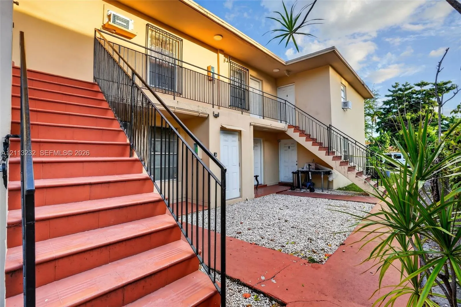 1619 NW 1st Street