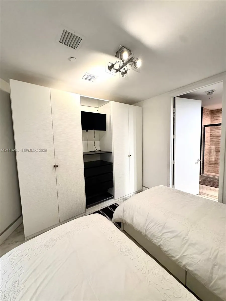 16001 Collins Avenue #2403