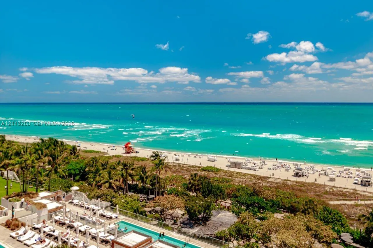 2301 Collins Avenue #914