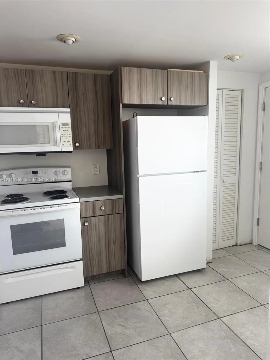 1770 NE 191st Street #815-1