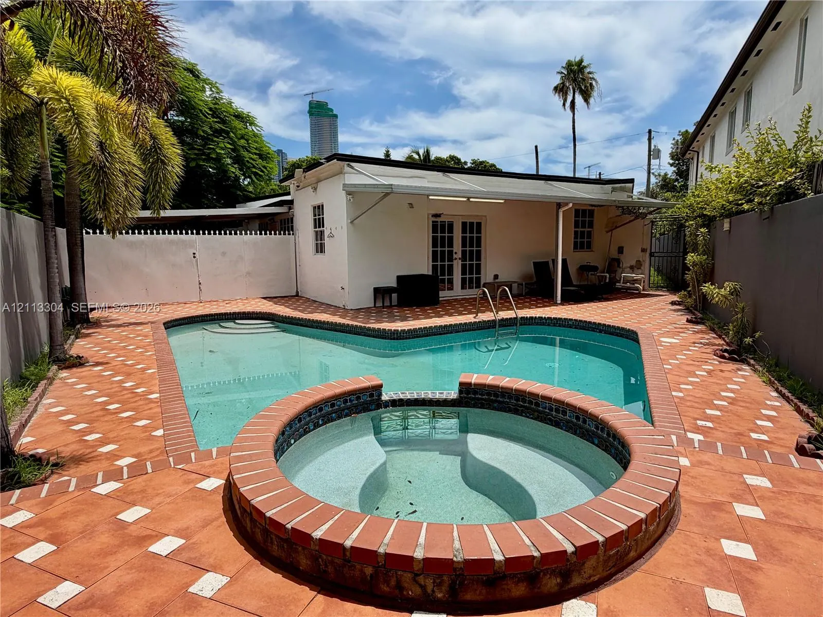 1810 SW 5th Avenue #n/a