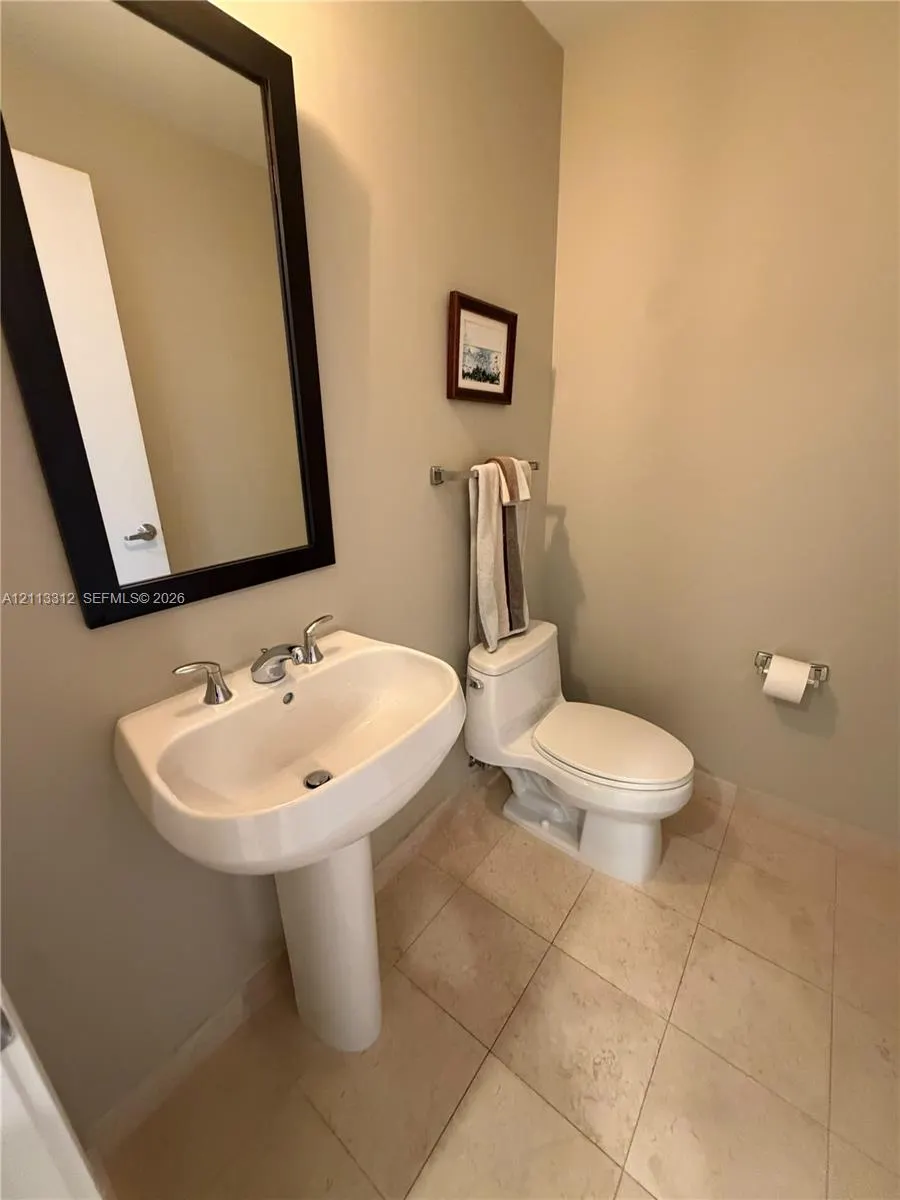 1050 Brickell Avenue #2414