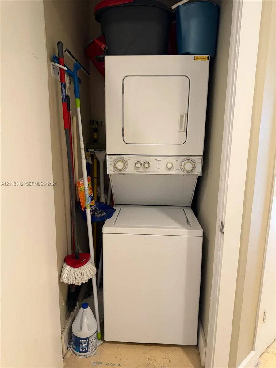 1050 Brickell Avenue #2414
