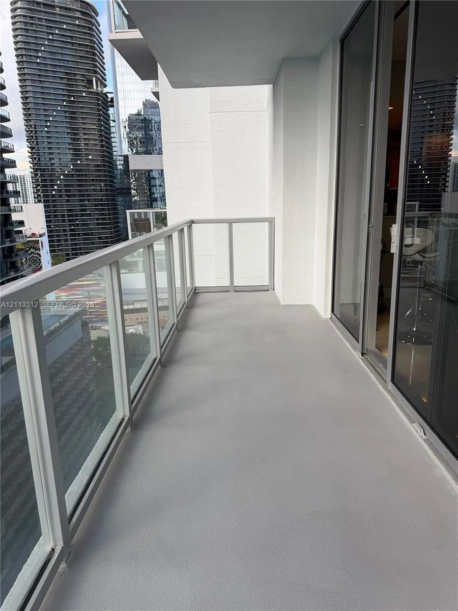 1050 Brickell Avenue #2414