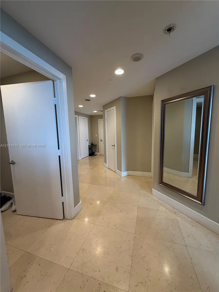 1050 Brickell Avenue #2414