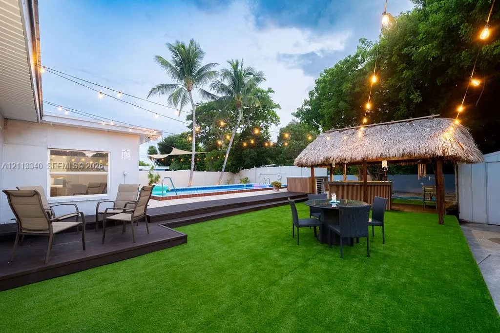 2705 Dolphin Drive