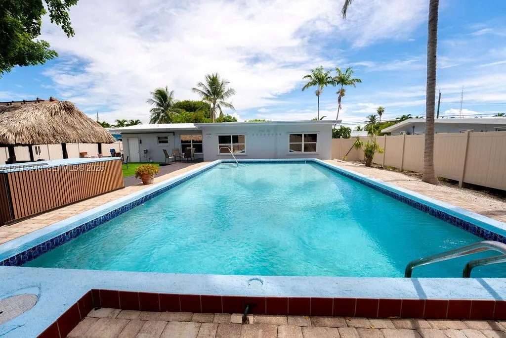 2705 Dolphin Drive